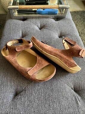 Wolky leather brown multi Velcro strap sandals - new